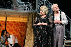 The premiere of "Cylinder"