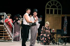 The premiere of "Cylinder"