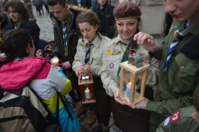 Scouts keep the lamp of fire Bethlehem Peace