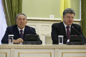 Petr Poroshenko and Nursultan Nazarbayev