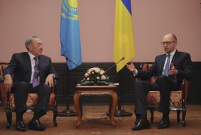 Arseniy Yatsenyuk and Nursultan Nazarbayev