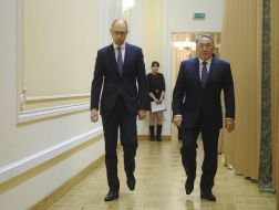 Arseniy Yatsenyuk and Nursultan Nazarbayev