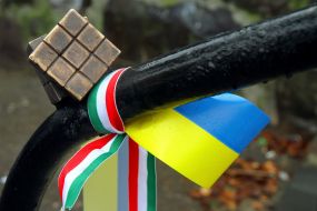 Mini monument to the Rubik's Cube