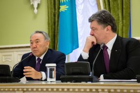 Petr Poroshenko and Nursultan Nazarbayev