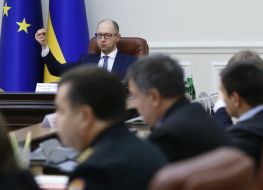 Arseniy Yatsenyuk at the Cabinet session