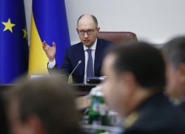 Arseniy Yatsenyuk at the Cabinet session