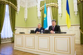 Petr Poroshenko and Nursultan Nazarbayev
