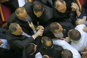 Scuffle in the session hall of the Ukrainian Parliament