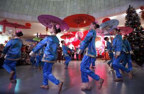 Opening the festive Christmas tree in the Ukrainian House