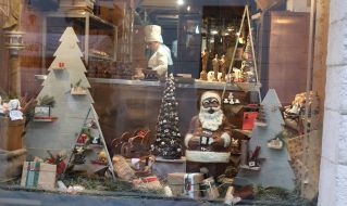 Праздничные рождественские витрины