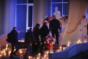 Гости идут на свадьбу