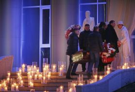 Гости идут на свадьбу