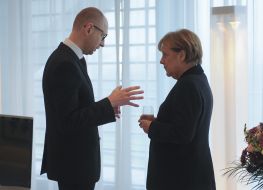 Arseniy Yatsenyuk and Angela Merkel