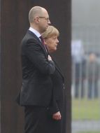 Arseniy Yatsenyuk and Angela Merkel