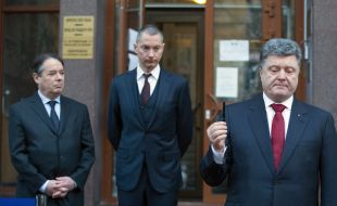 Alain Remy, Boris Lozhkyn and Petr Poroshenko