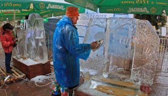 Competition of ice sculptures