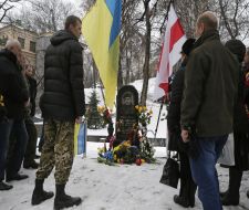 Возложение цветов к памятнику Михаилу Жизневскому