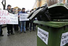 Action "The President and the lustration: 100 days of sabotage"