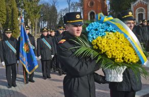 Церемония возложения цветов