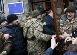 Soldiers of the 24th battalion of "Aydar" picket the Ministry of Defence