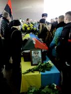 Церемония прощания с бойцом ДУК «Правый сектор» Андреем Прищепюком