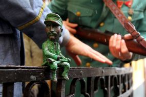 Mini sculpture of Transcarpathian Opryshko