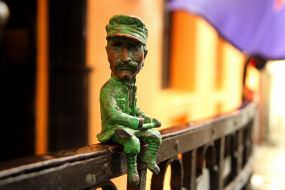 Mini sculpture of Transcarpathian Opryshko