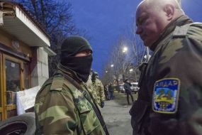 Митинг возле здания Минобороны