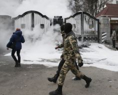 Митинг возле здания Минобороны