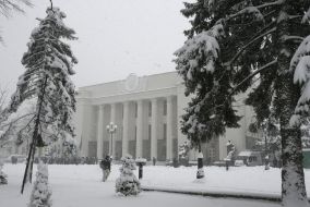 Митингующие возле здания ВР Украины