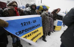 Участники митинга