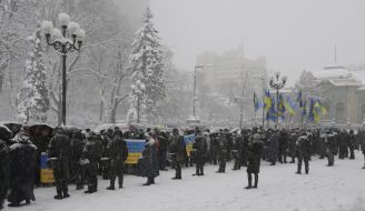 Митингующие возле здания ВР Украины
