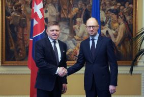 Arseniy Yatseniuk and Robert Fico