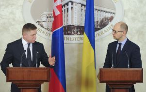 Arseniy Yatseniuk and Robert Fico