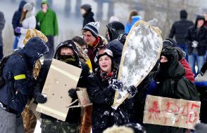 Массовая битва снежками