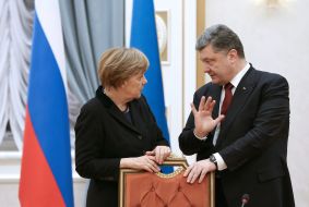 Petro Poroshenko and Angela Merkel