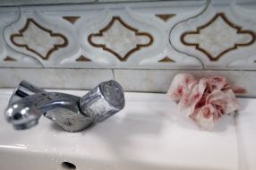 Салфетка в крови