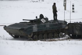 Подготовка военных в учебном центре "Десна"