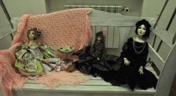 Exhibition of art dolls and contemporary art
