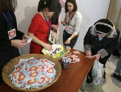 Creating the biggest Ukraine Valentine card