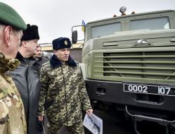 Petr Poroshenko looked new models of equipment