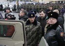 Петр Порошенко осмотрел новые образцы техники