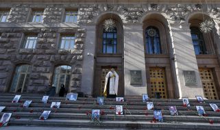 Portraits of the Heroes of Nebesnaya Sotnya
