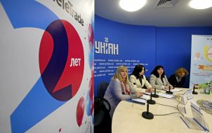 Alyona Koval'skaya, Larysa Koyava and Olga Kharitonova