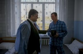 Петро Порошенко у госпіталі