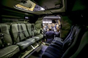 Петр Порошенко на выставке IDEX-2015