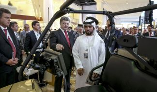 Петр Порошенко на выставке IDEX-2015