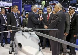 Петр Порошенко на выставке IDEX-2015