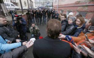 Aleksandr Popov communicates with journalists