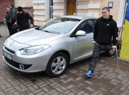 Participant of ATO at the car